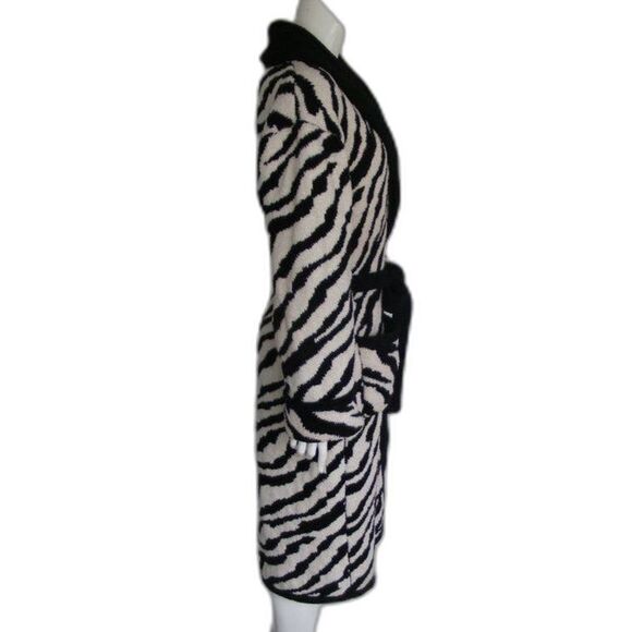 ZEBRA Robe, S/M, Chenille Knit, KASHWERE, Plush/Heavy, Black/White, Pockets - Picture 9 of 10